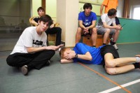 Schüler T. kann´s nicht mit ansehen