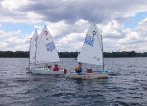 Vorfahrtsregeln beachten!