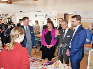 Eröffnungsrunde mit Landtagspräsidentin Frau Britta Stark