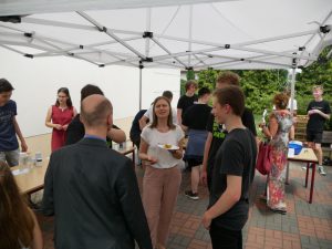 danach gab es Gespräche und Gegrilltes