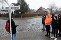 Gespräch über Wohnort einer jüdischen Familie