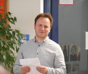 Grußworte eines früheren Schülers, der jetzt selbst eine Firma lenkt