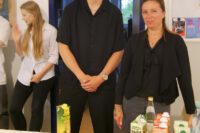 Frau Tepper mit kleiner Unterstützung