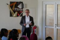 Begrüßung durch den Schulleiter inklusive