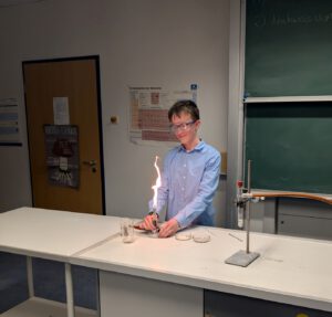 erst mal Feuer machen