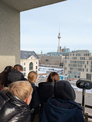 Fernsehturm - nicht alt genug und nicht unter der Erde