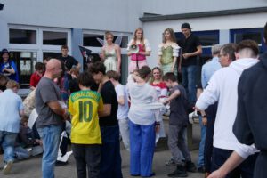 Aha, Peter Ronaldinho aus der Jahrgangsstufe 10!