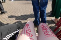 Lippenstift war gestern, jetzt gibt´s Beinstift