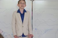 führte souverän durchs Programm und den Bauernhof